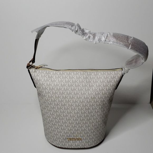 Michael Kors Brooke Medium Bucket messenger Bag - Picture 2 of 9